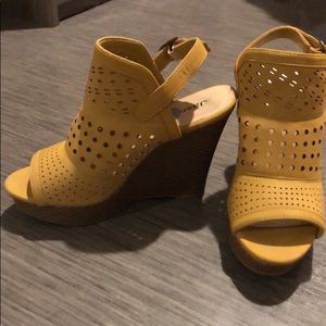 Mustard yellow wedges